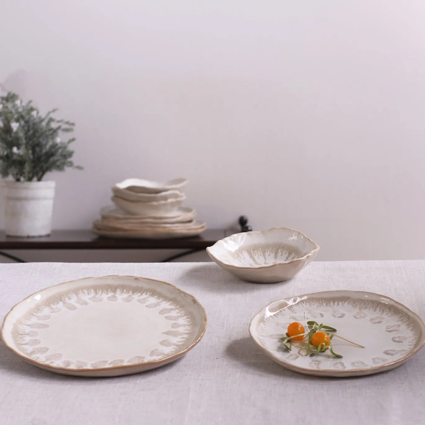 CERAMIC Aurora Rectangular Platter (Dusty White)