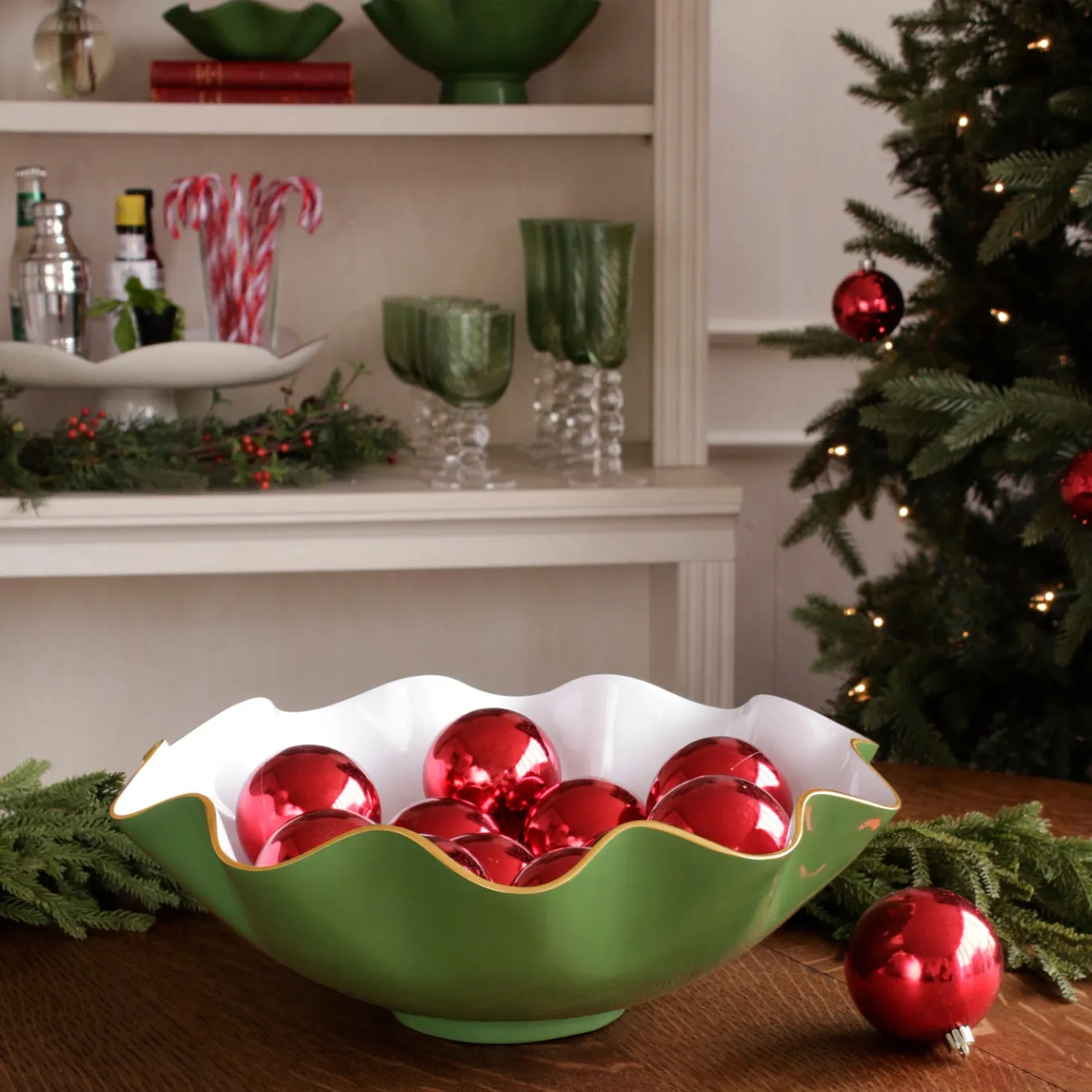ENCANTO Carola Extra Large Bowl Leaf Green and White