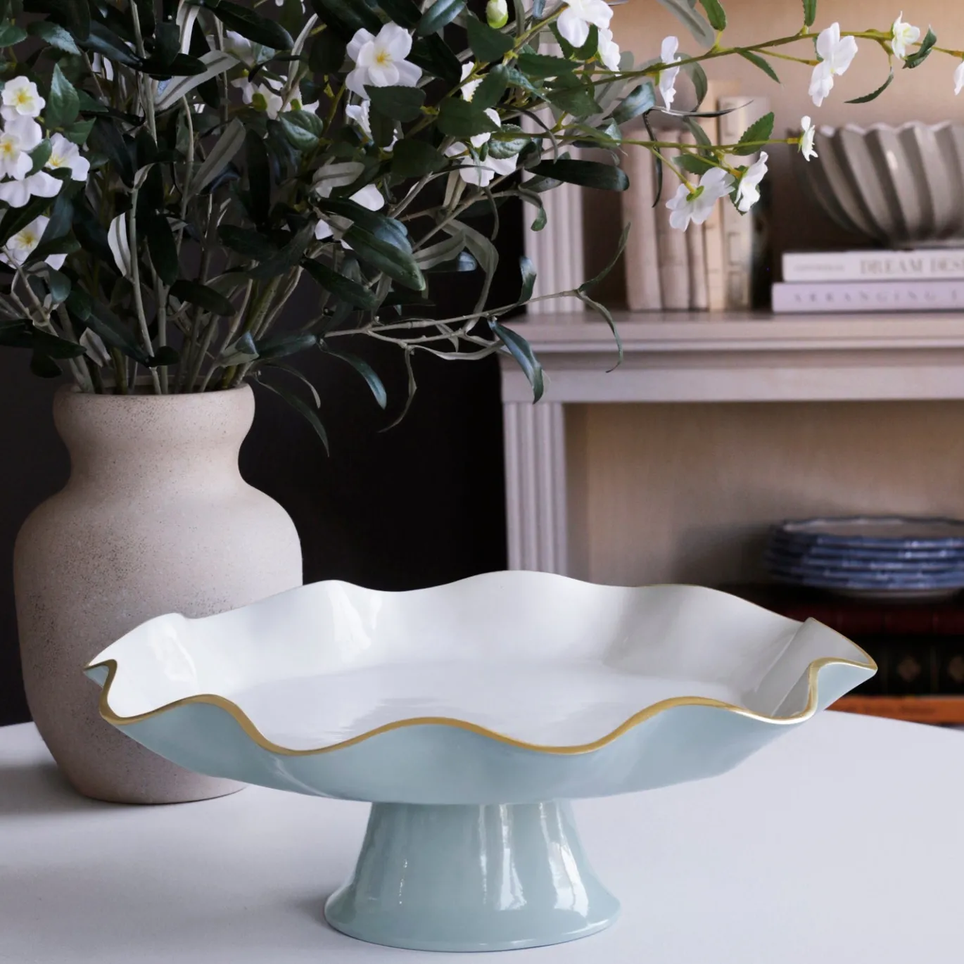 ENCANTO Carola Pedestal Cake Plate (Slate and White)