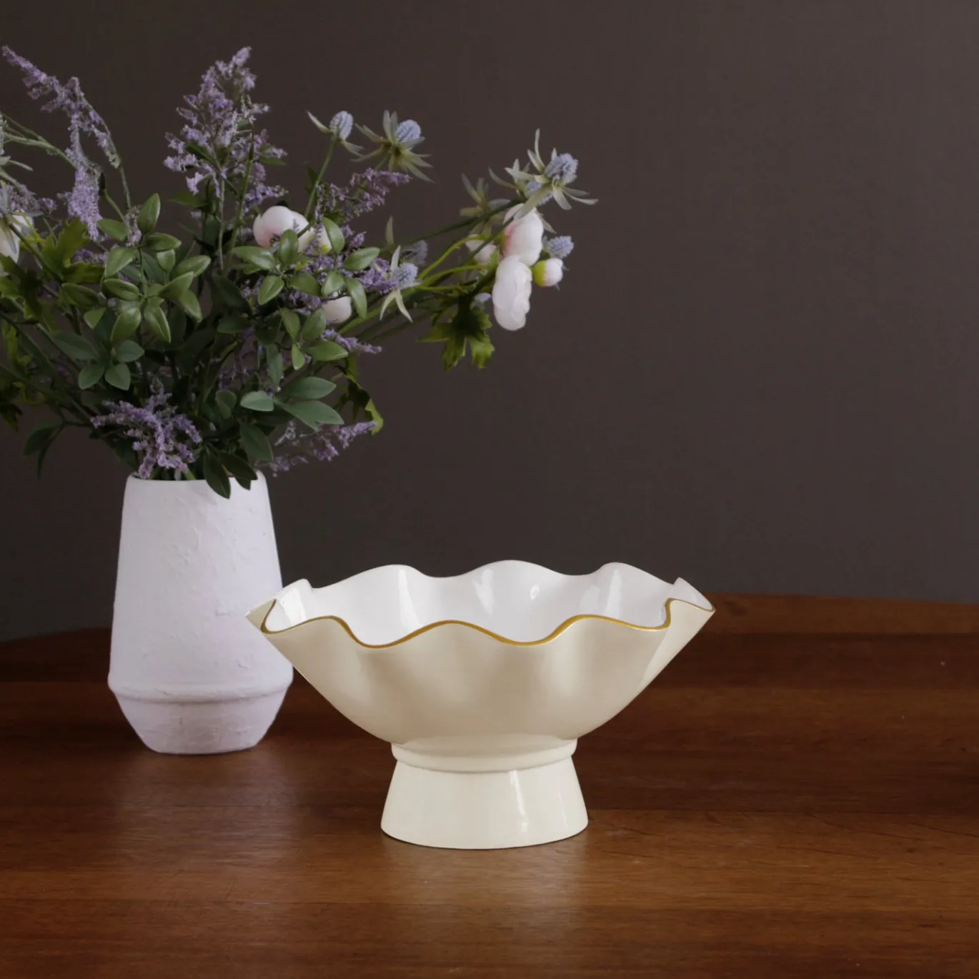 ENCANTO Carola Small Pedestal (Cream and White)
