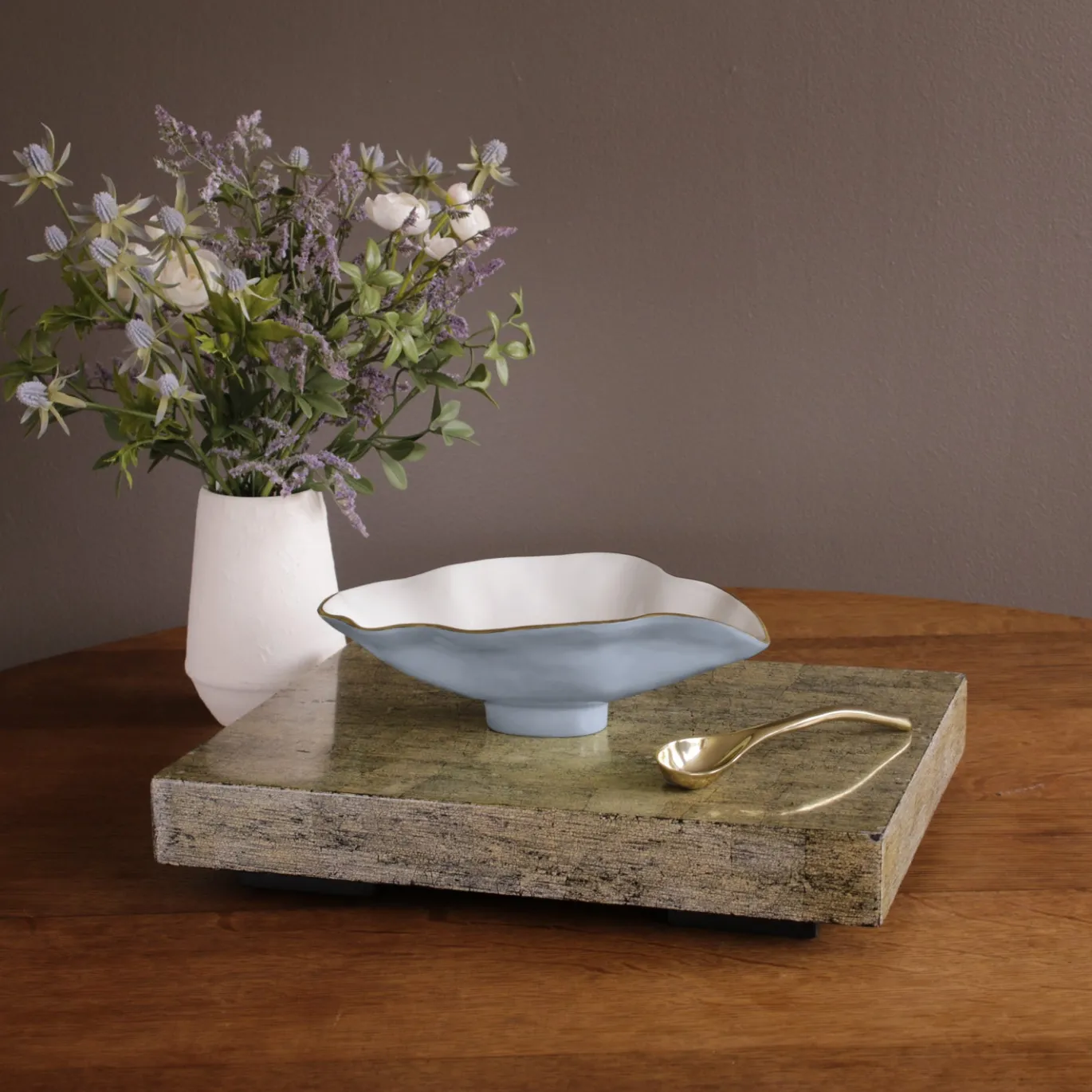 ENCANTO Claire Small Oval Bowl with Spoon (Periwinkle, White and Gold)