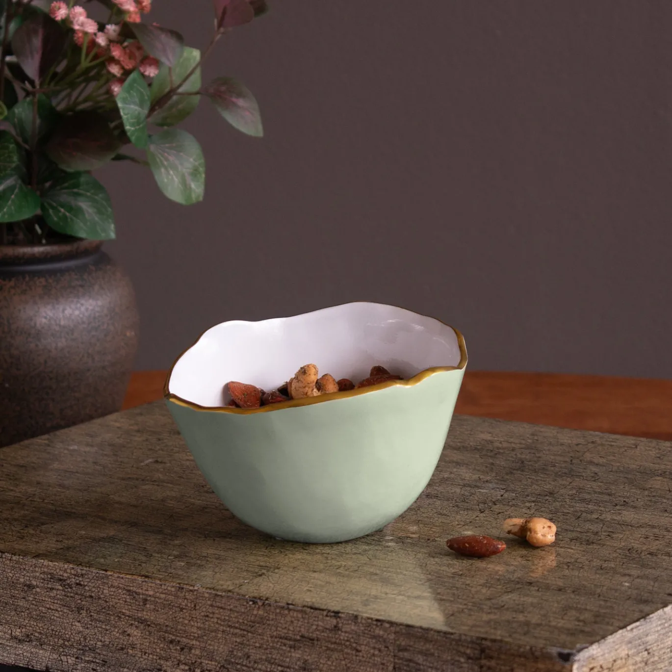 ENCANTO Osaka Small Bowl (Pistachio and White)