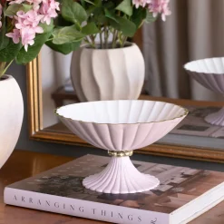 ENCANTO Vienna Small Pedestal (Camellia and White)