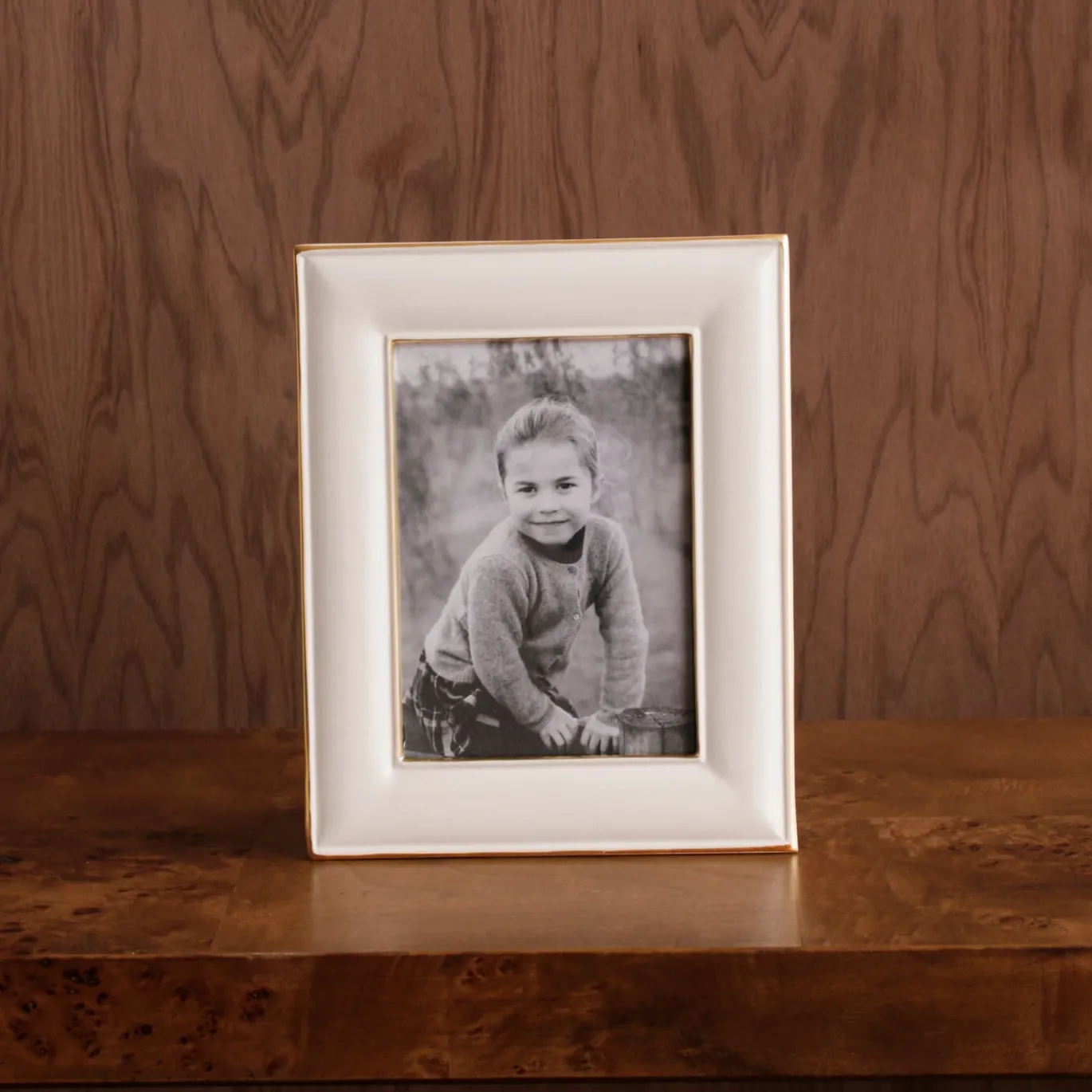 FRAME Encanto Charlotte 5 x 7 Cream