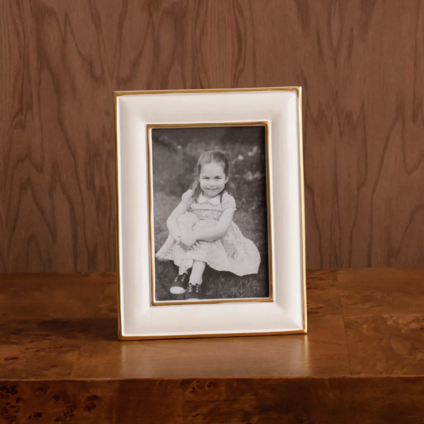 FRAME Encanto Charlotte 4 x 6 Cream