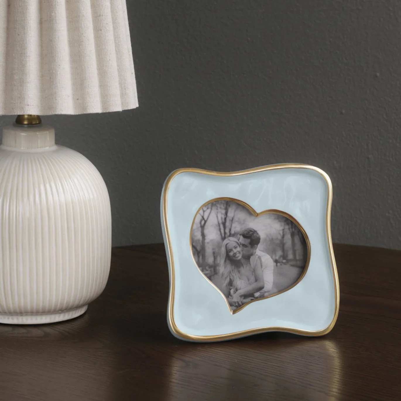 FRAME Encanto Curved Heart 5 x 5 (Blue)