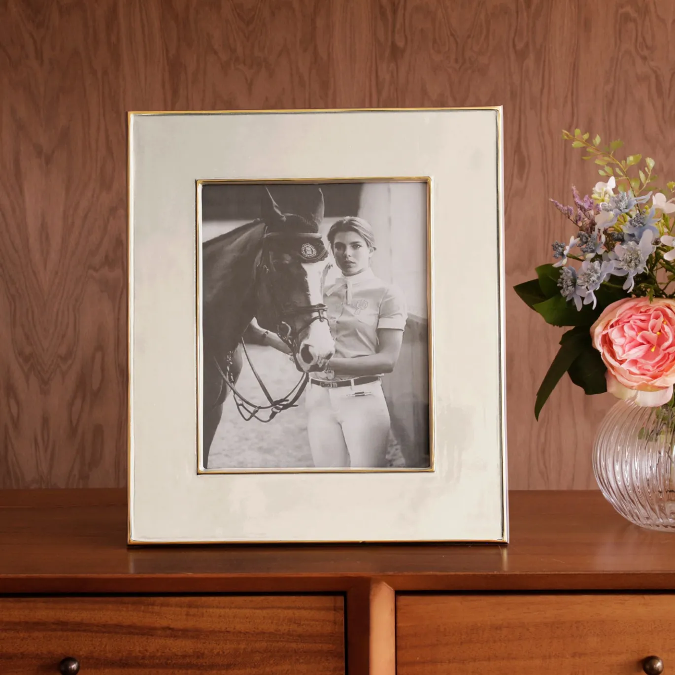 FRAME Encanto Jason 8 x 10 Cream