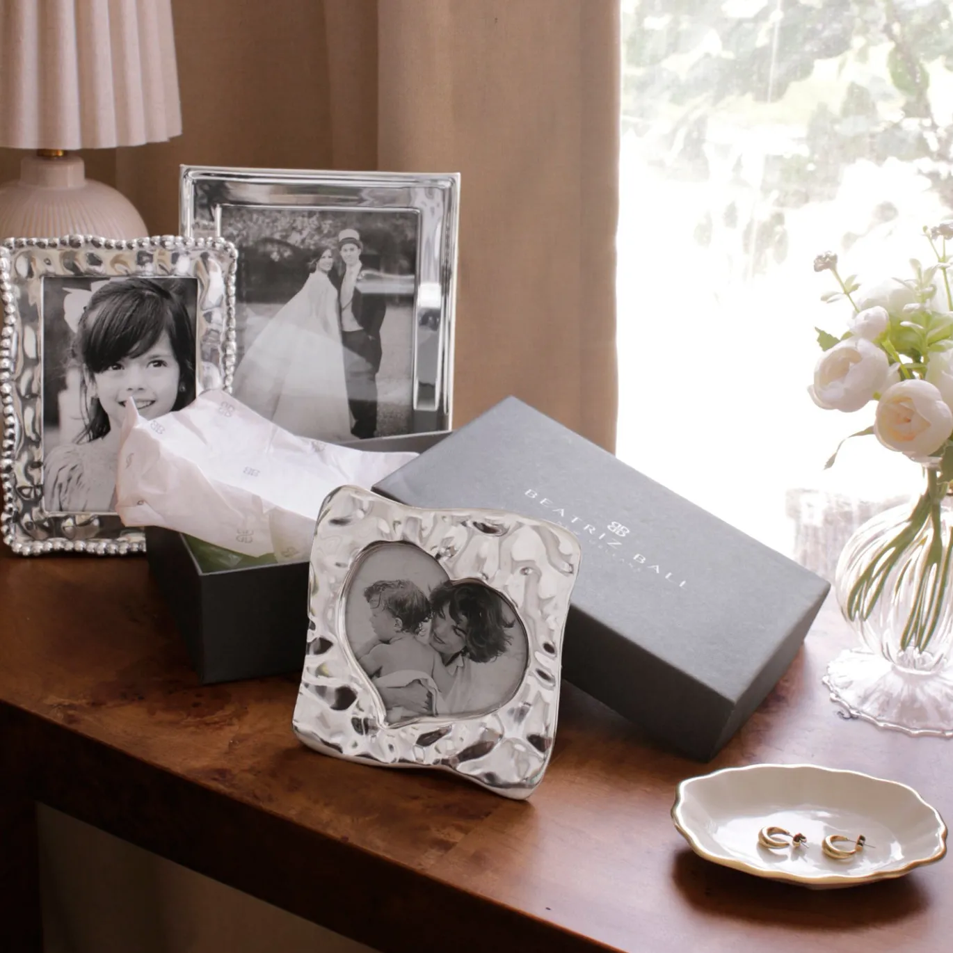 GIFTABLES Curved Heart 5 x 5 Frame