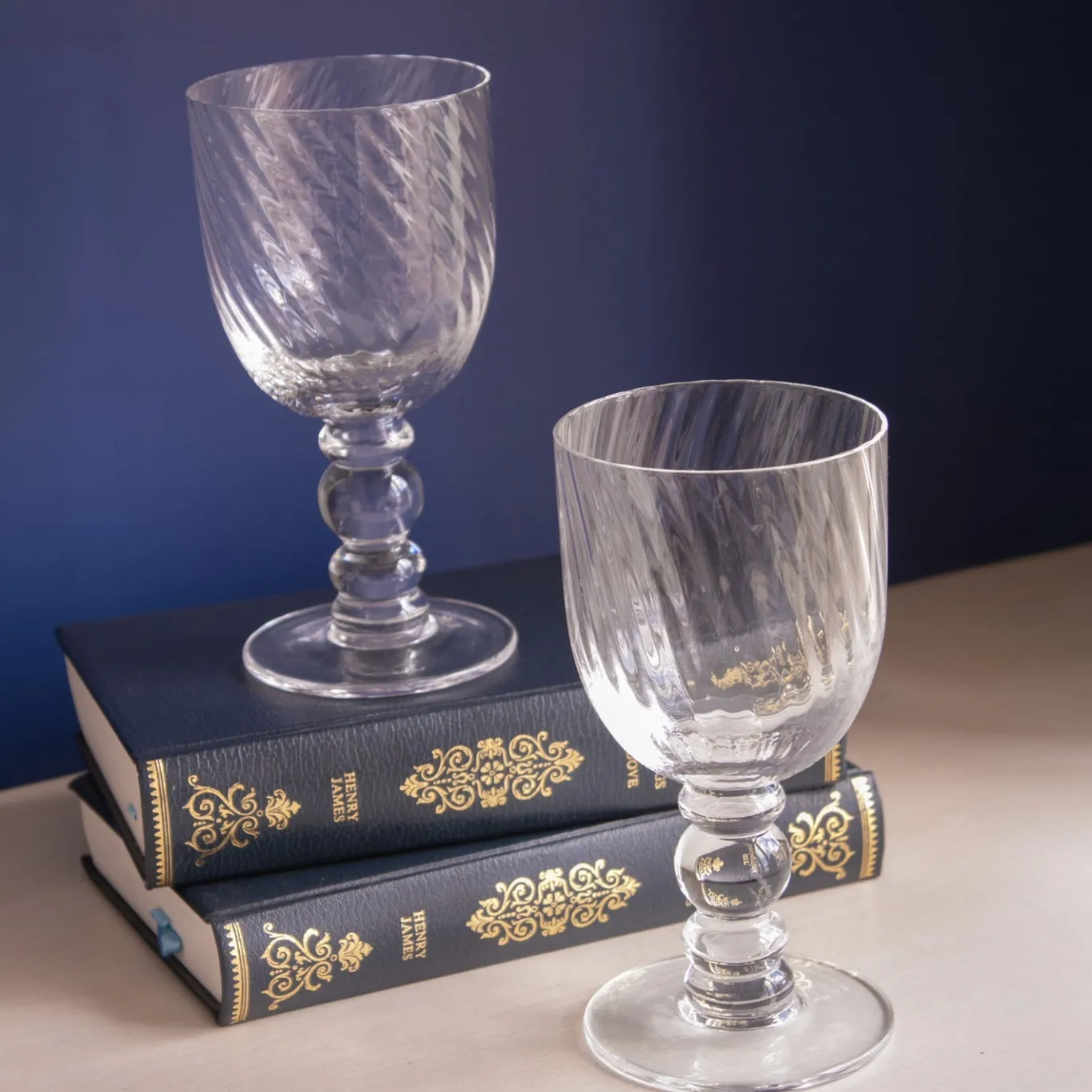 GLASS French Swirl Wine Set of 4 (Clear)