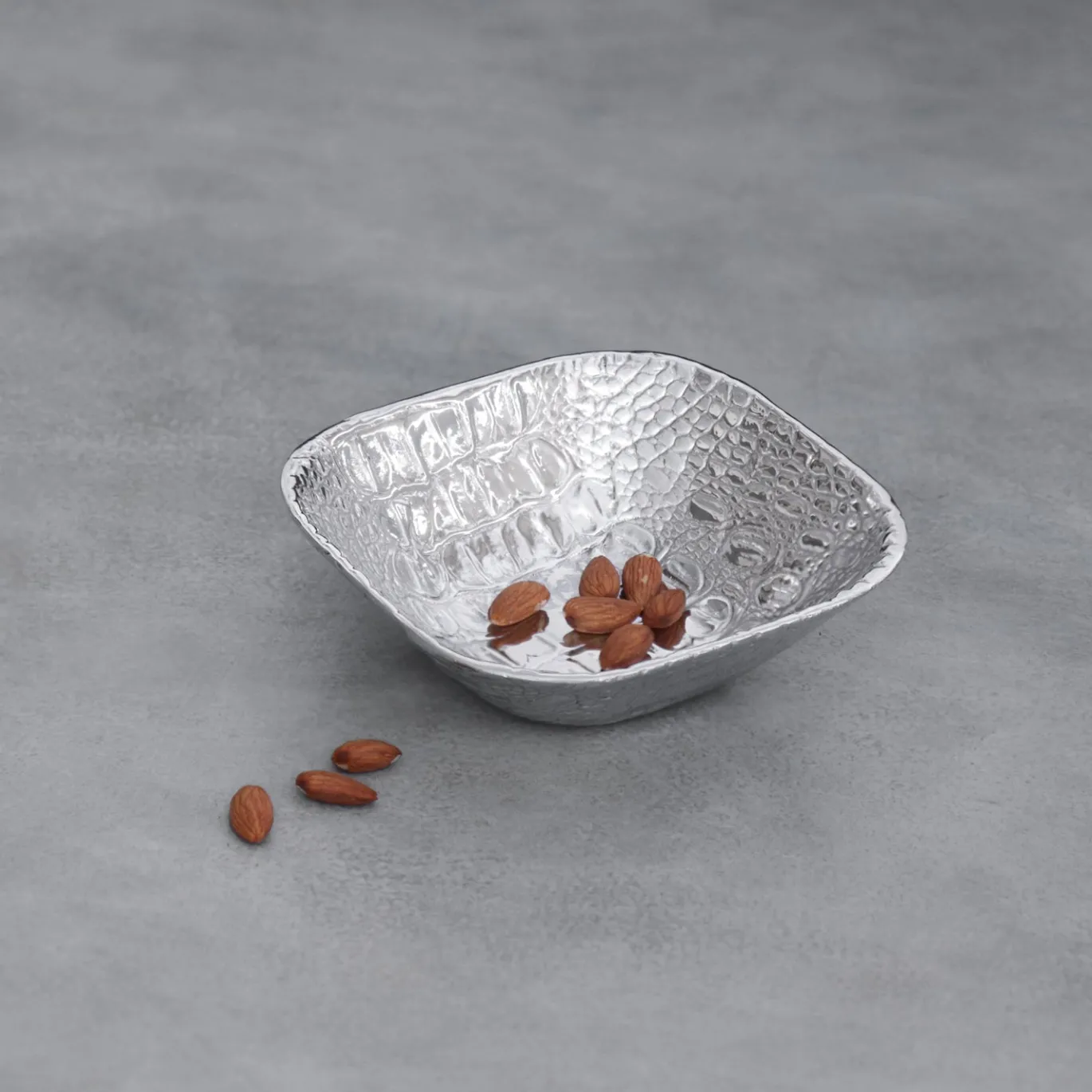 PIELES Croc Small Square Bowl