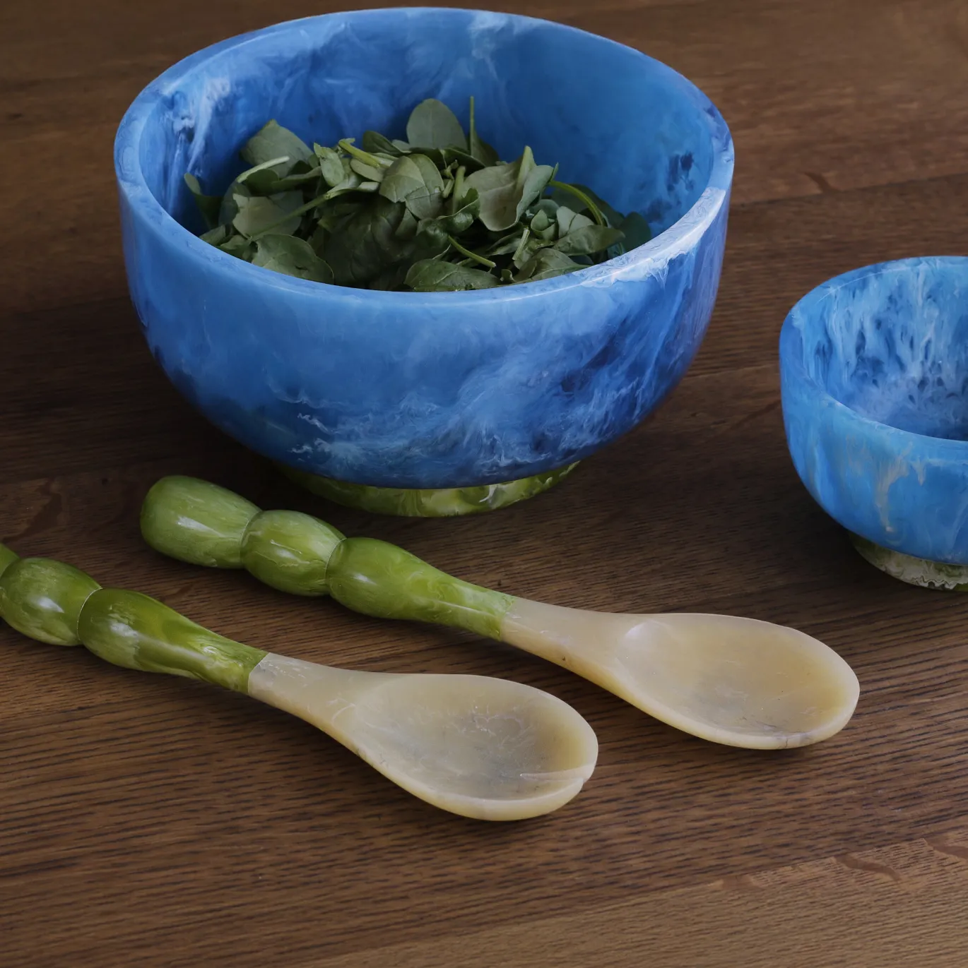 RESIN Rio Large Bowl with Base (Blue and Green)