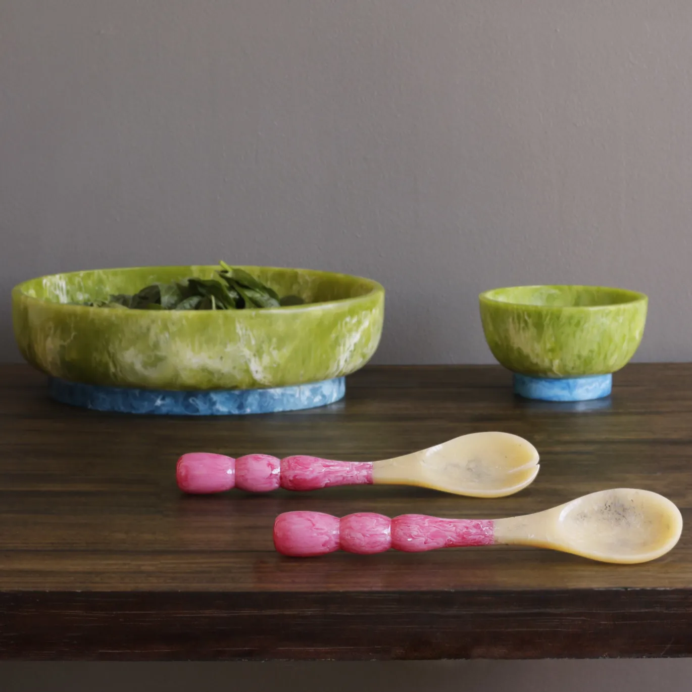 RESIN Rio Large Oval Bowl with Base (Green and Blue)
