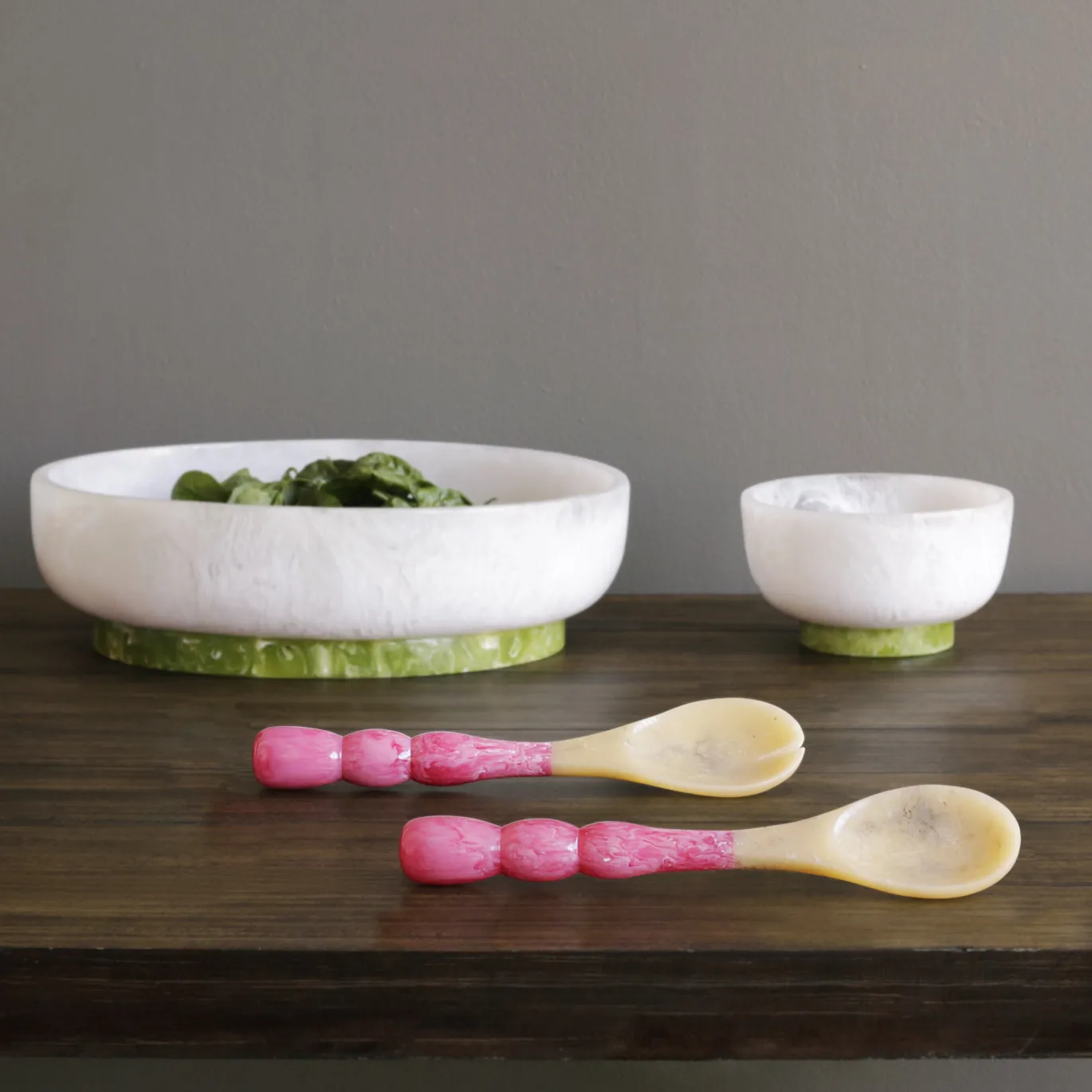 RESIN Rio Small Bowl with Base (White and Green)