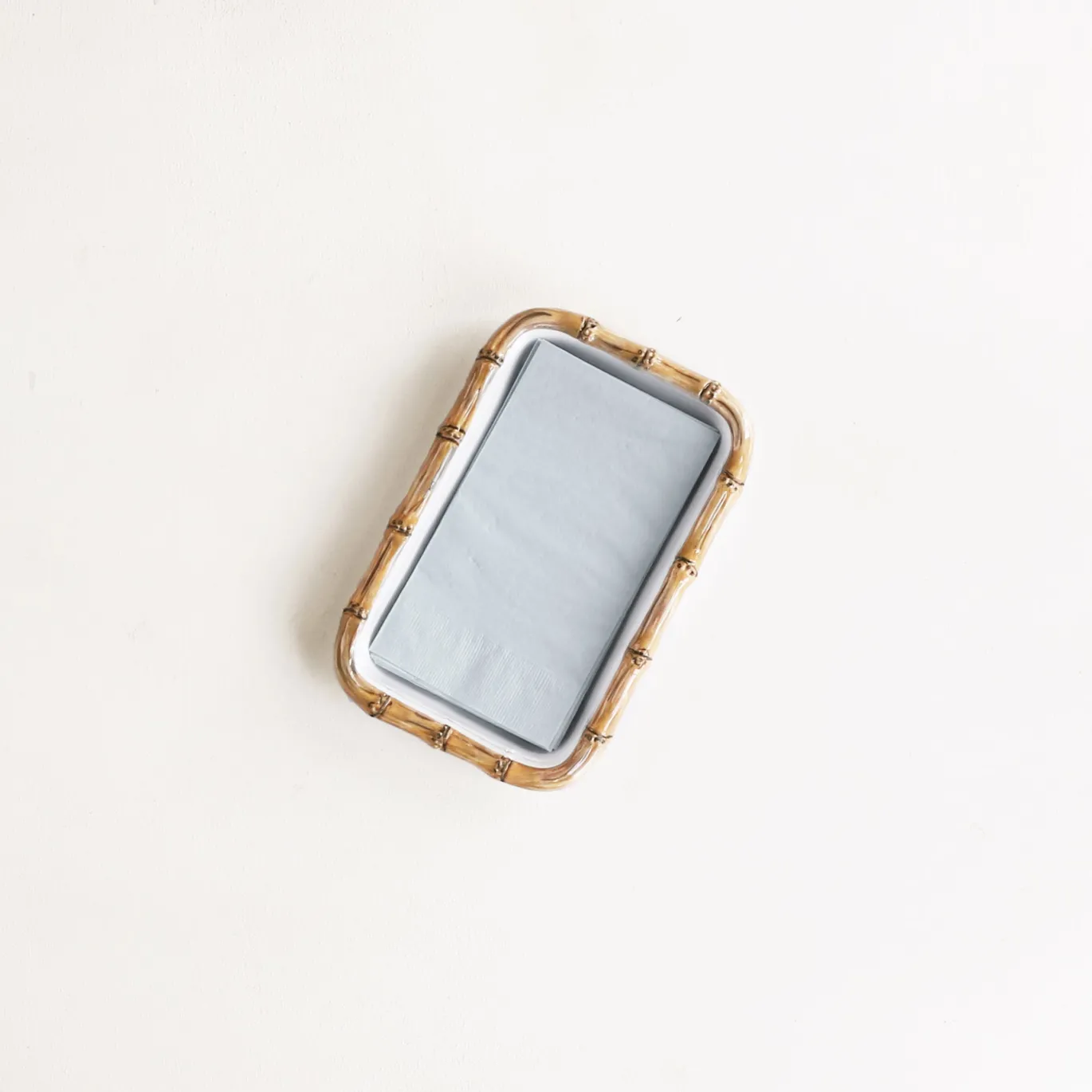 VIDA Bamboo Guest Towel Holder (White and Natural)