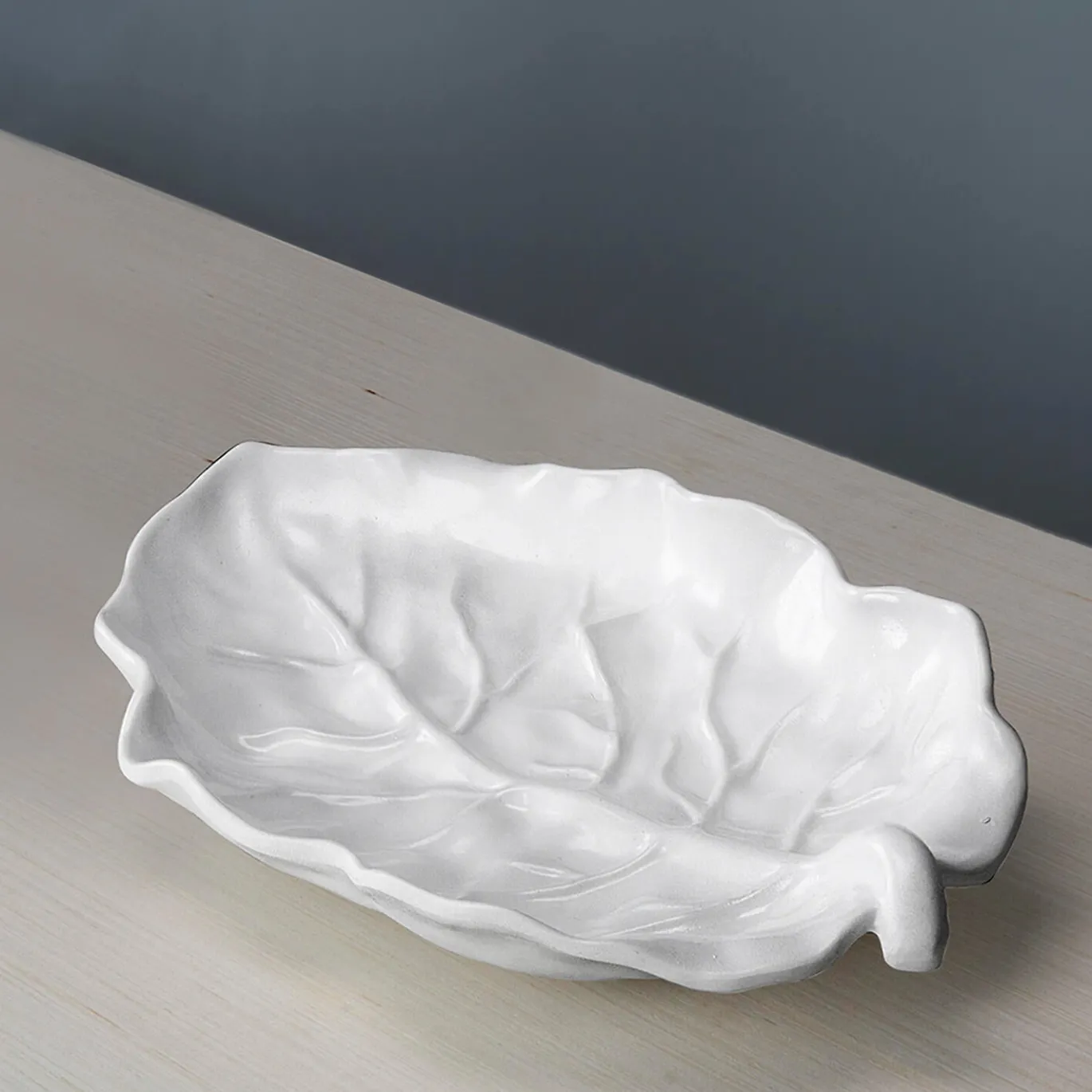 VIDA Lettuce Medium Leaf Platter (White)