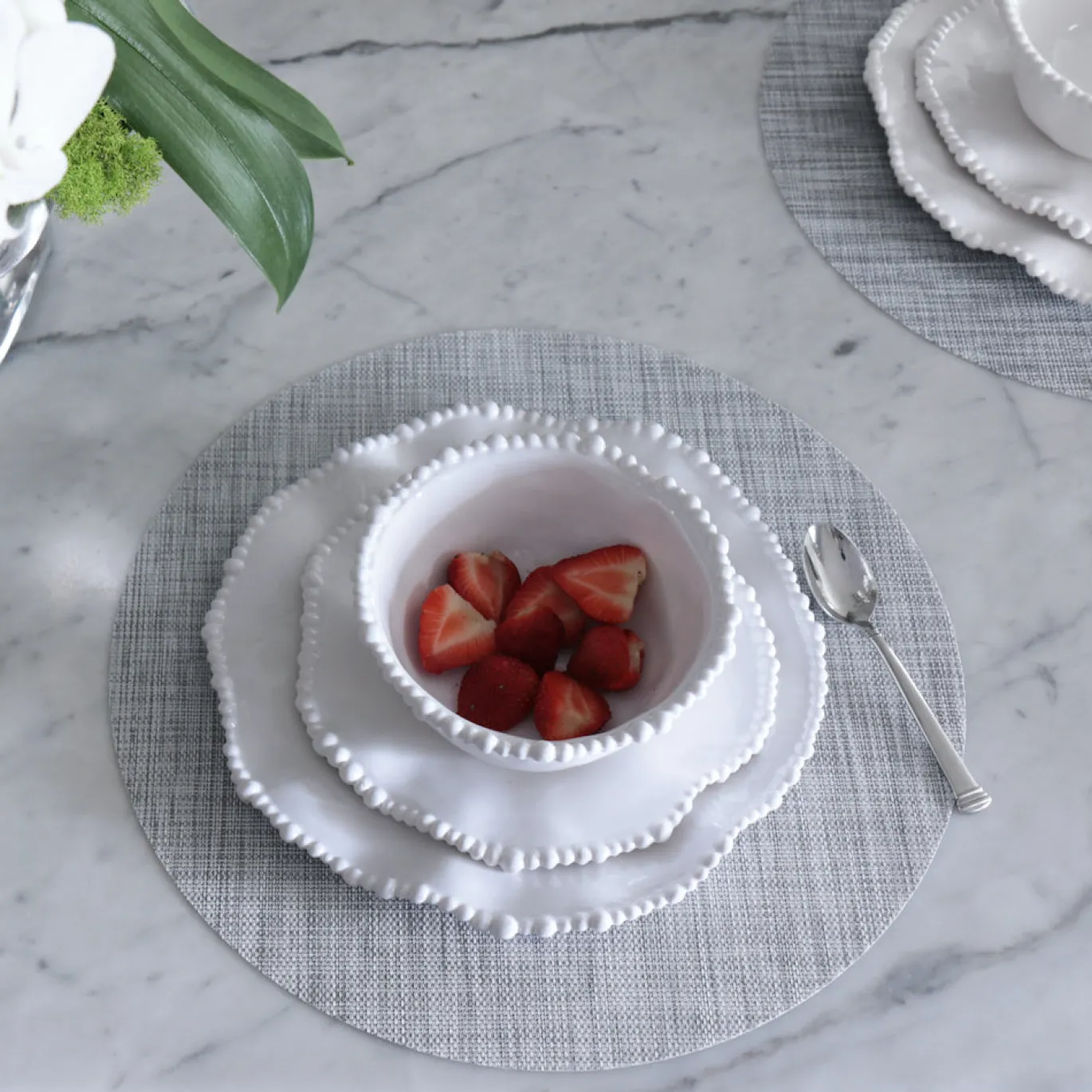VIDA Round Woven Placemats Set of 4 (Grey)